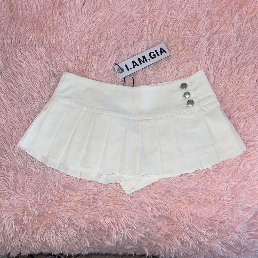 I.am.gia White Remini Pleated Mini Skort